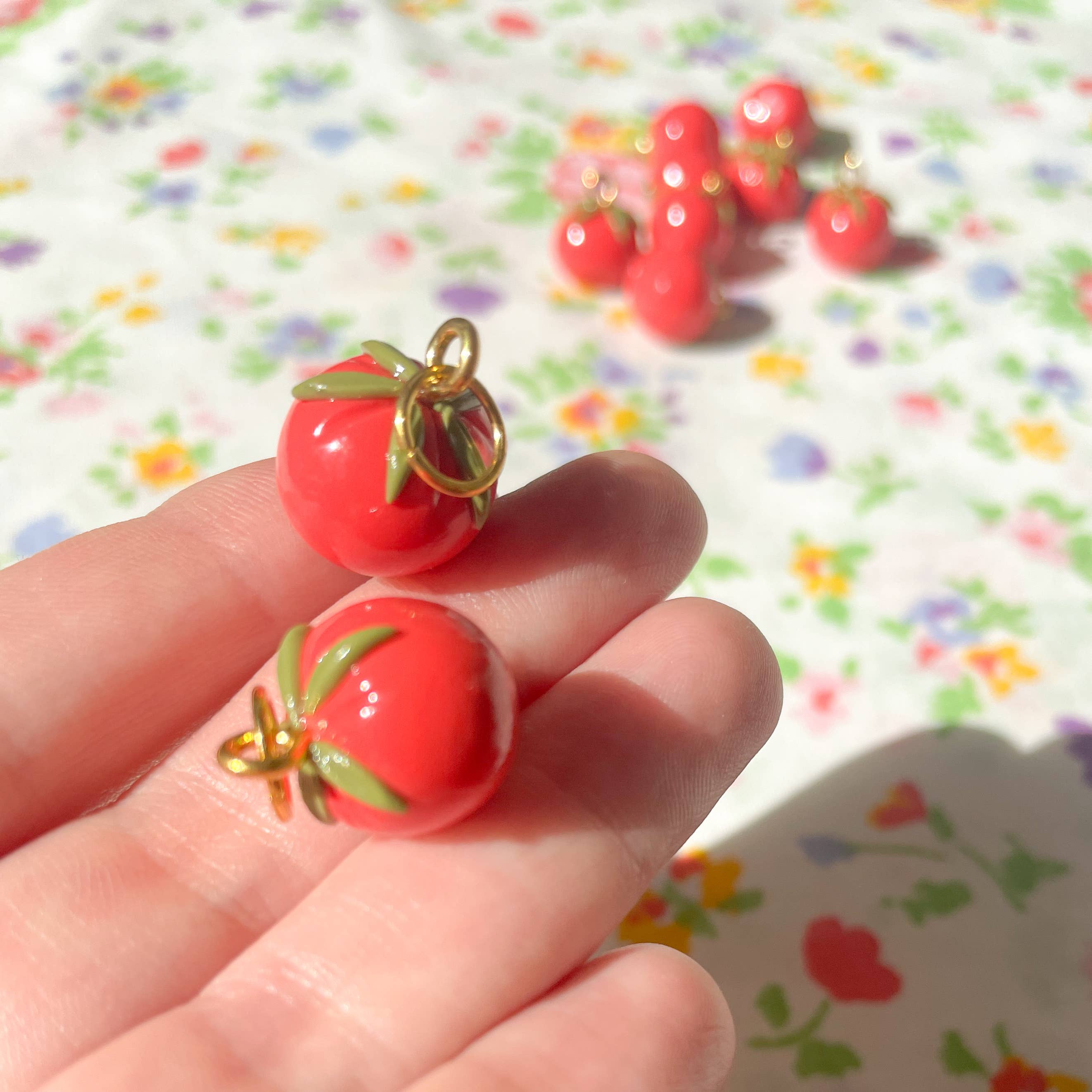 Bold Blossom Shop - Vente Breloques/médailles personnalisées - Breloques à la tomate3