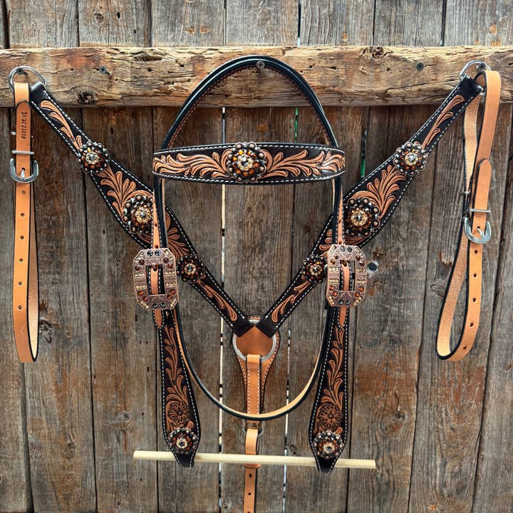 Tofarvet blomstret jet-, champagne- og topas-pandebånd / ét-øres udstyrsæt #BBBC477 for engroshandel hos Rodeo Drive