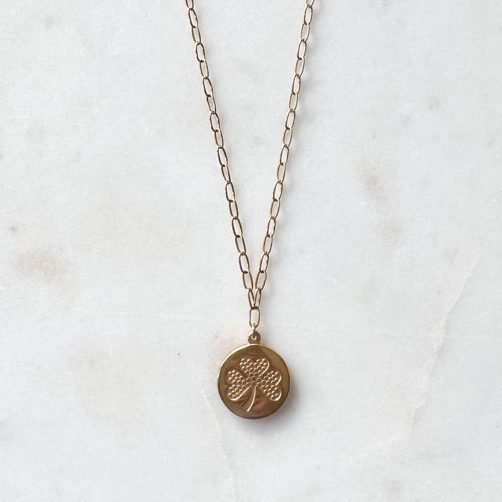 CLOVER | Collier Pendentif Chaîne en Or pour la vente par Alexandra Kathlyn Accessories
