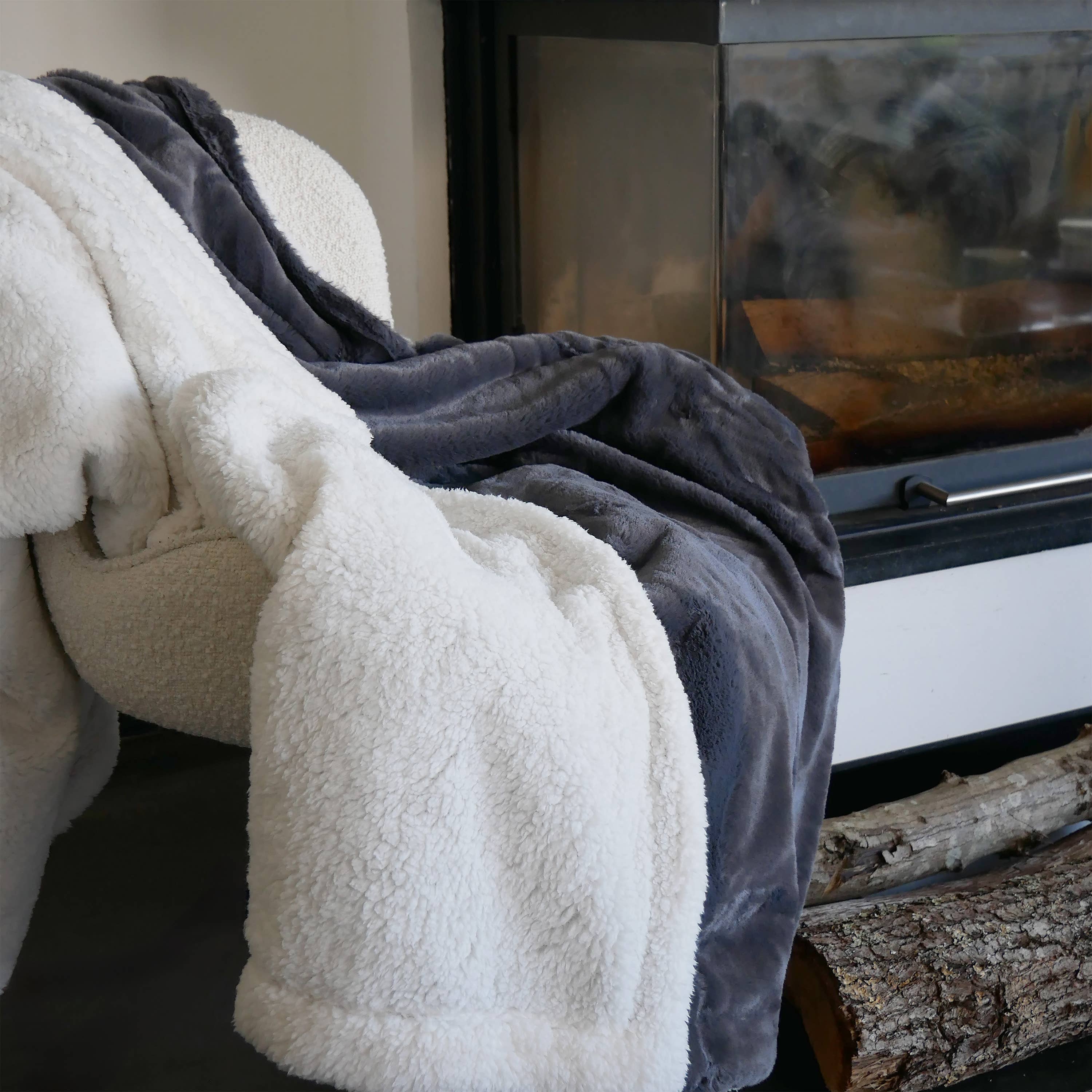 Le comptoir de la plage - Wholesale Throw Blanket - Imitation rabbit fleece blanket anthracite grey 130x1701