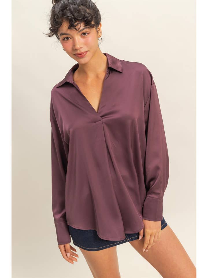 Satijnen blouse met kraag en V-hals voor wholesale door HYFVE