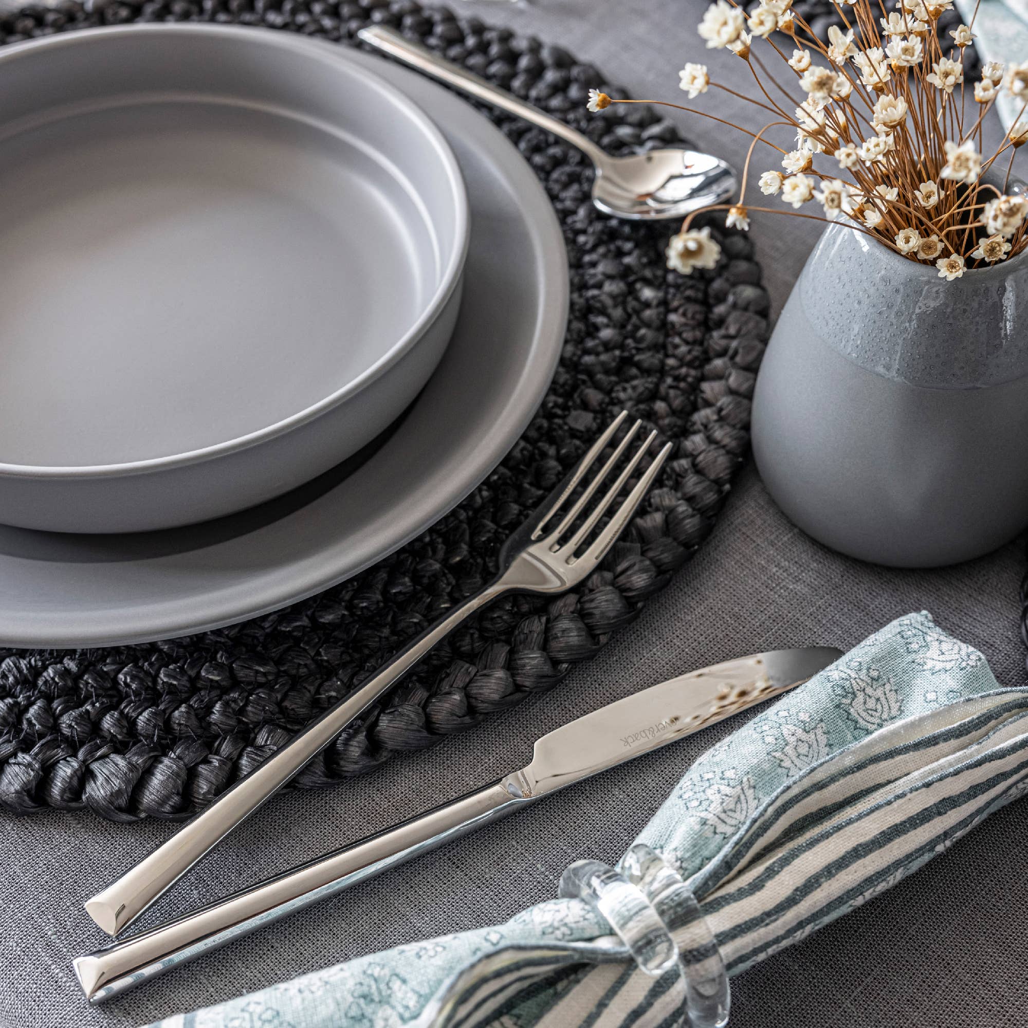 Mirrored Stainless Modern Flatware Cutlery Set – 20pc Service for 4 for wholesale on Faire8