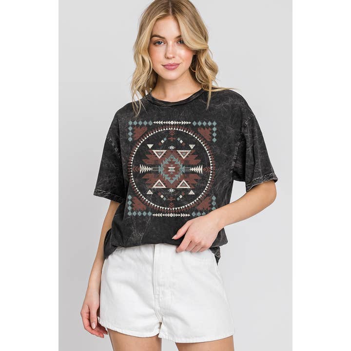T-SHIRT GRAPHIQUE AZTÈQUE BOHO MINÉRAL pour la vente par HRTandLUV