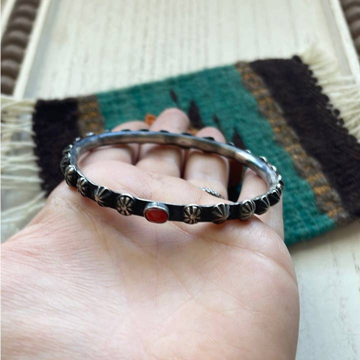 Nizhonitradersllc - Wholesale Armband - Navajo armband van sterling zilver en koraal