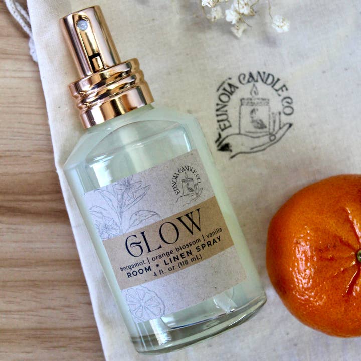 Glow Room + Linnen Spray | 4 oz Glazen Fles + Gouden Spuitmond voor wholesale door Eunoia Candle Co.