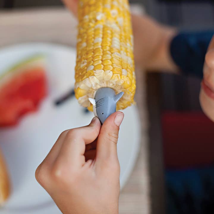 Fox Run Brands - Wholesale Corn Holders/Tools - Outset Shark Corn Holders, Set 8, 1.38" x 5" x 7"2