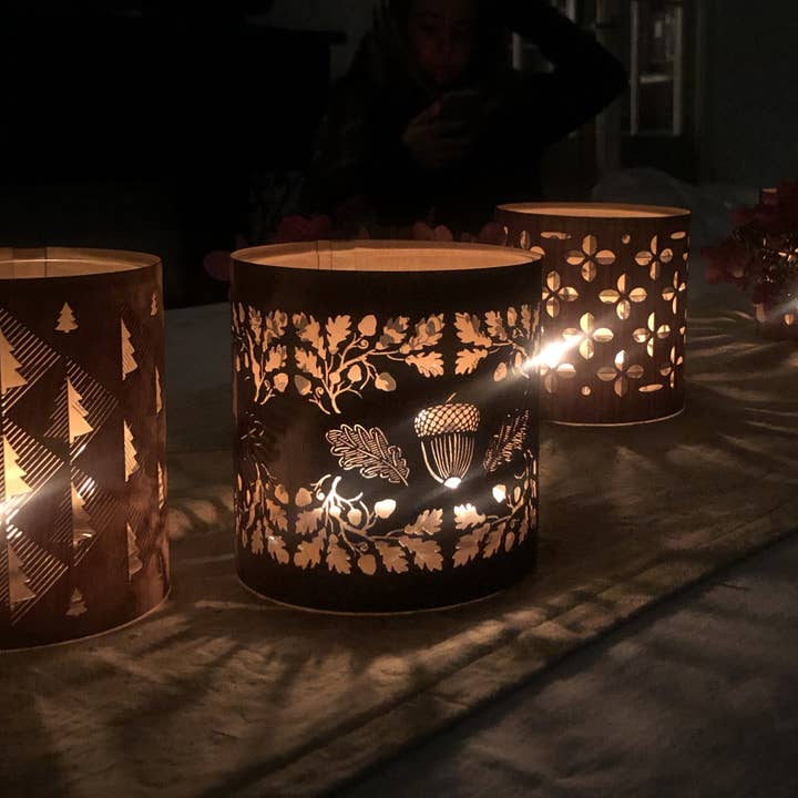LanternCozies - Venta al por mayor Faroles - Hojas y bellotas de roble