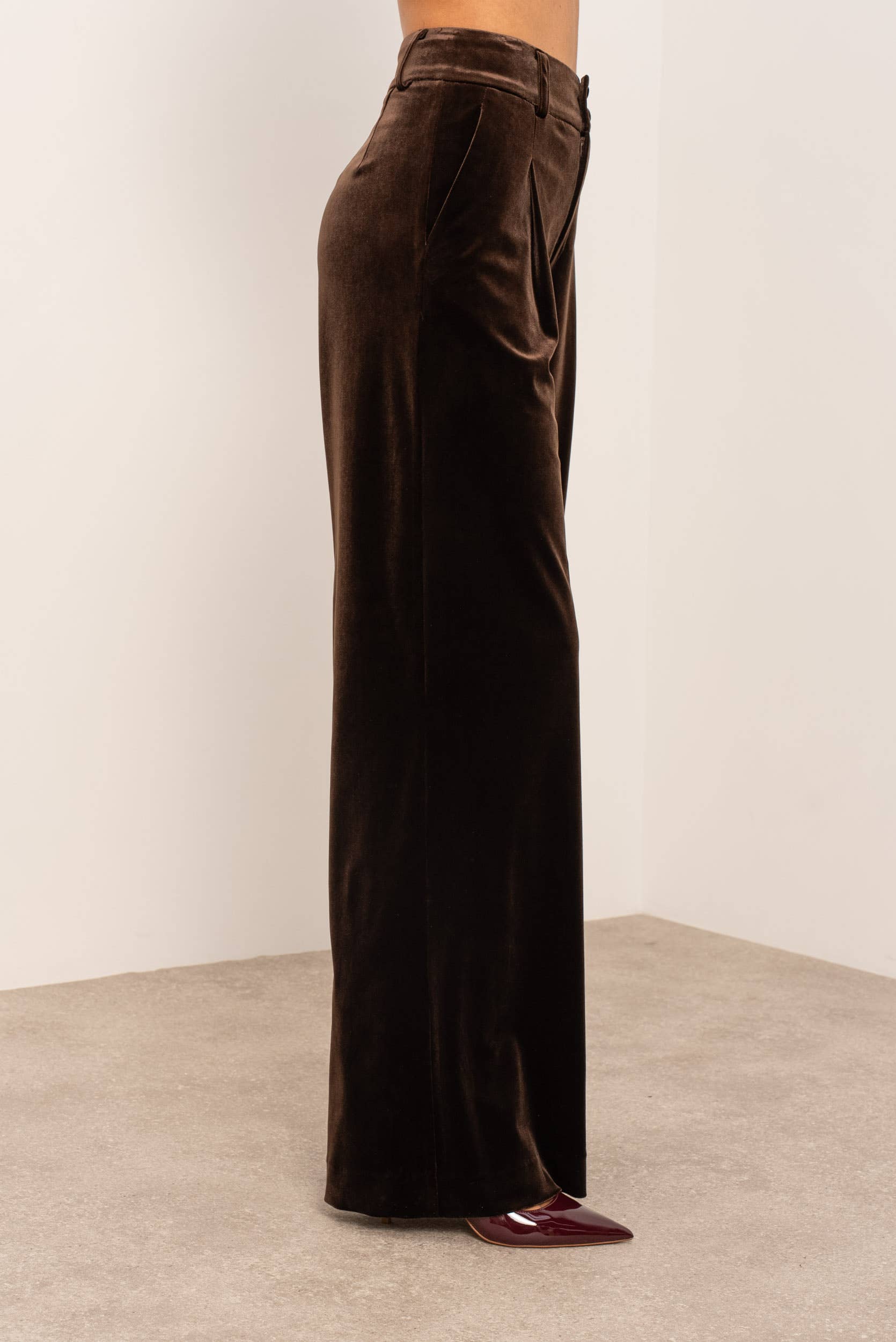 Attentif Paris - Wholesale Pants - Women's - Wide velvet and fluid pants with double button31