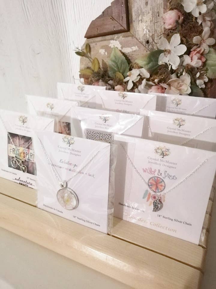 Crystal McMaster Jewellery Designer - Wholesale Sieradenset - Starter Kit collectie - 15 kettingen en 20 oorknopjes2