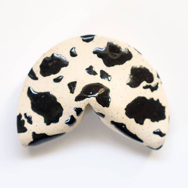 Grande vache Fortune Cookie - Holstein brillant blanc et noir pour la vente par Hola Tonto Ceramics