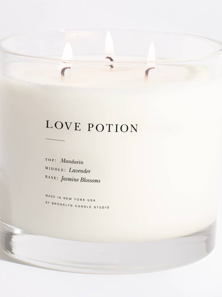 Candela a 3 stoppini Love Potion XL per la vendita all'ingrosso da parte di Brooklyn Candle Studio (EU)