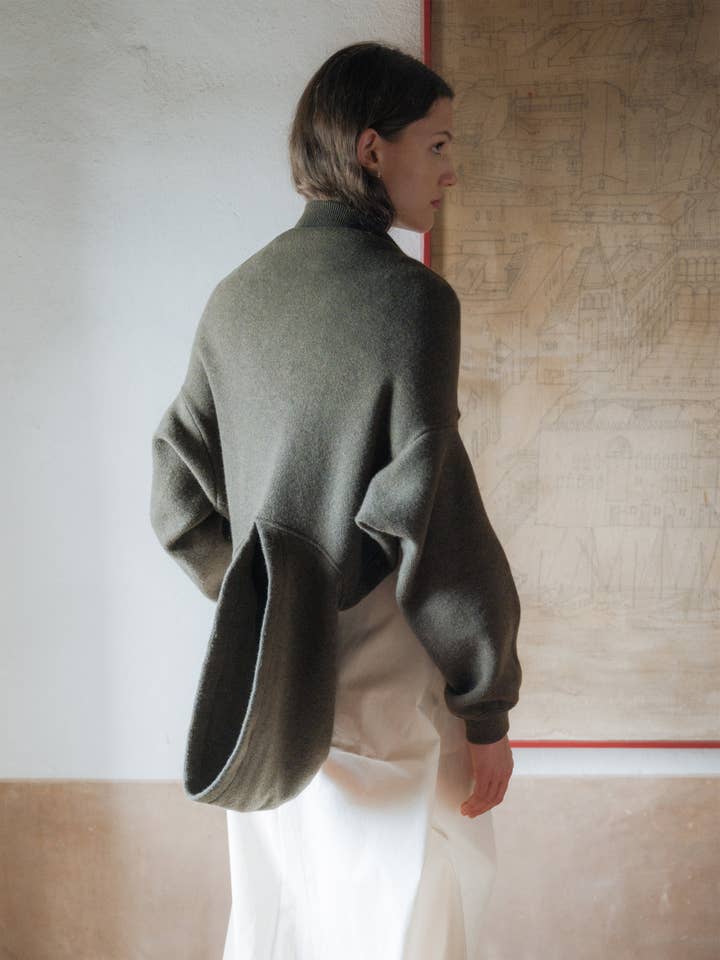 Lèmme - Wholesale Hoodie - Women's - Lambswool Cropped Hoodie3