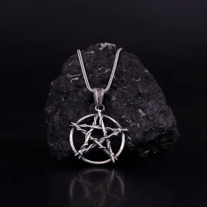 Espada Silver – Colar pingente/pendente por atacado – Colar com Pingente de Pentagrama Torcido em Prata4