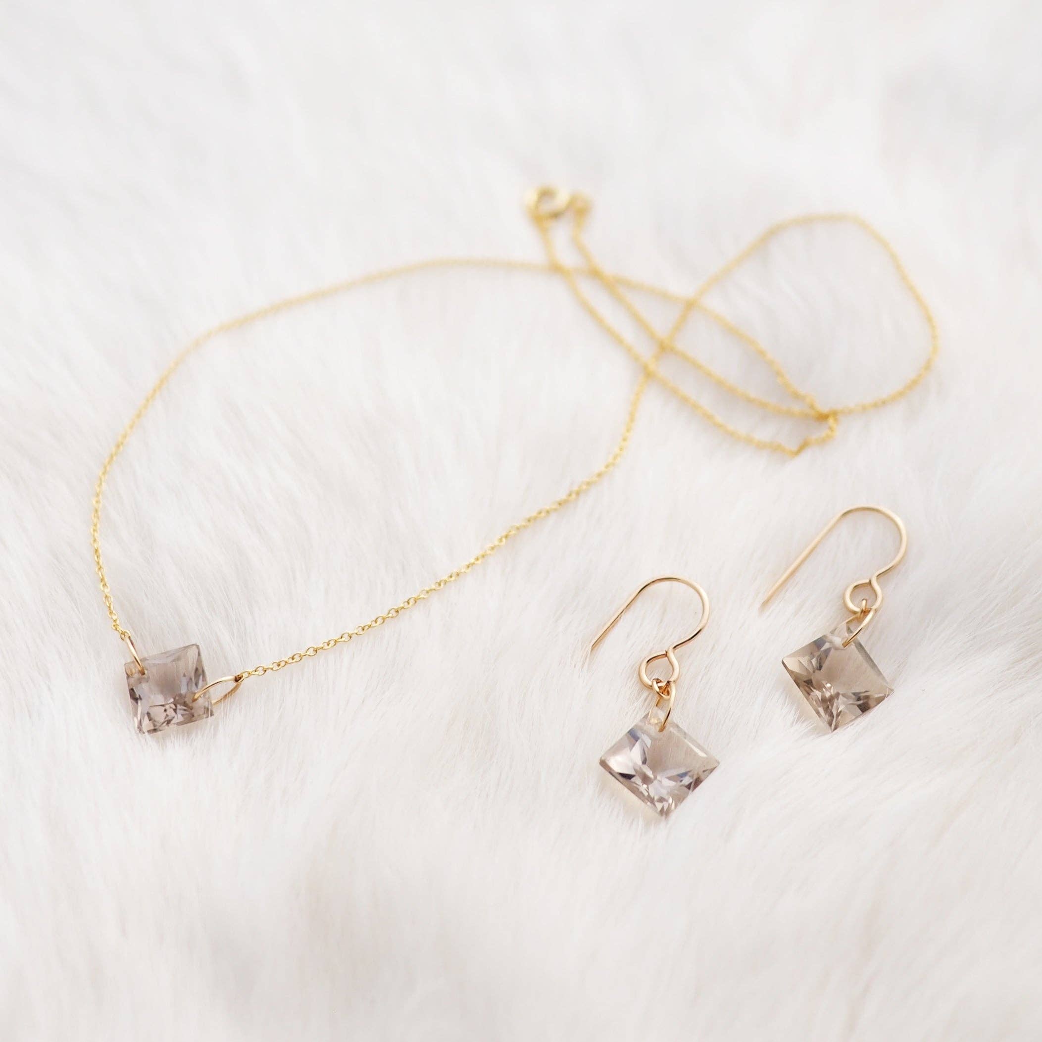 Britta Ambauen Jewelry – wholesale Dangle earrings – Light and Shadow Earrings2