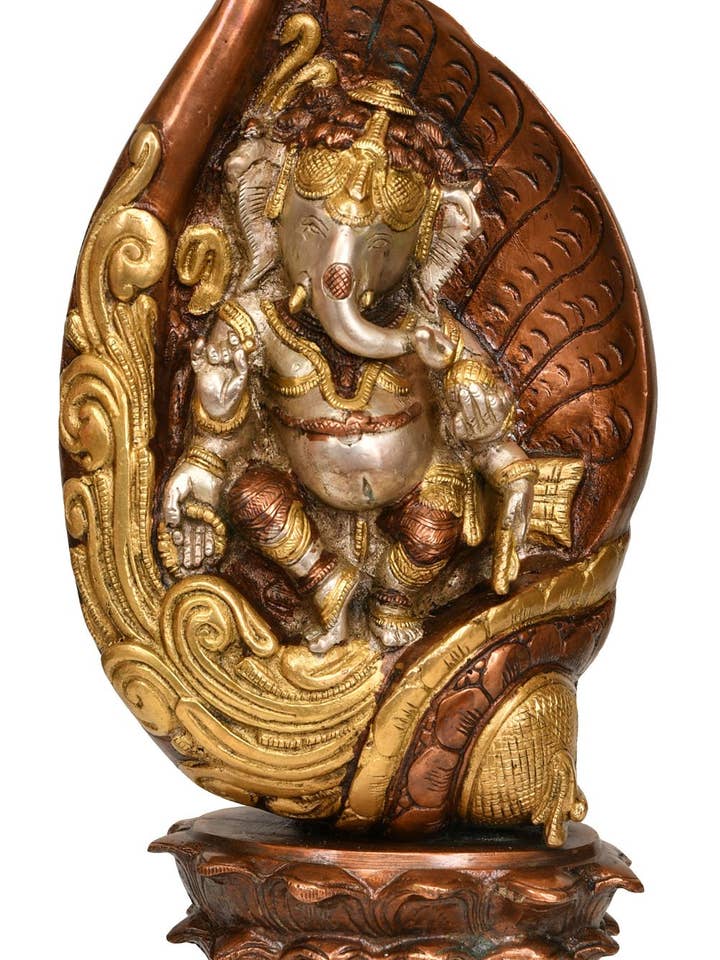 14" Ganesha in einer Muschel aus Messing | Handgefertigt | Hergestellt in Indien für den Großhandel von Exotic India Art