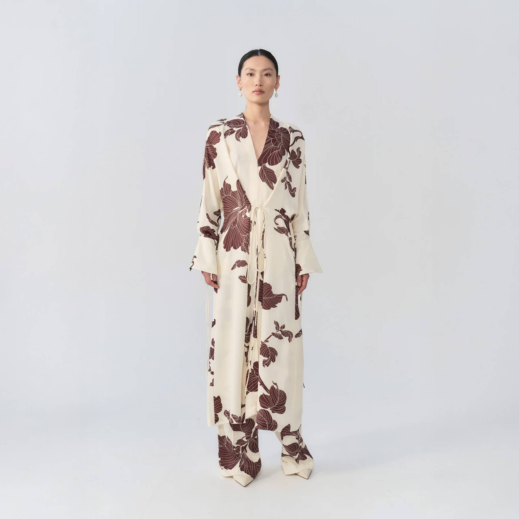 eikō ai – Engroshandel Kimono - Dame – Gobi kimono i cremefarve1
