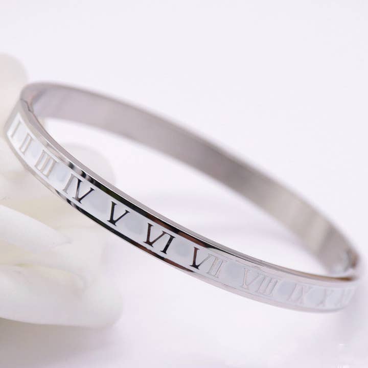 Ole - Wholesale Bangle Bracelet - Stainless Steel Roman Numerals Bracelet B23954