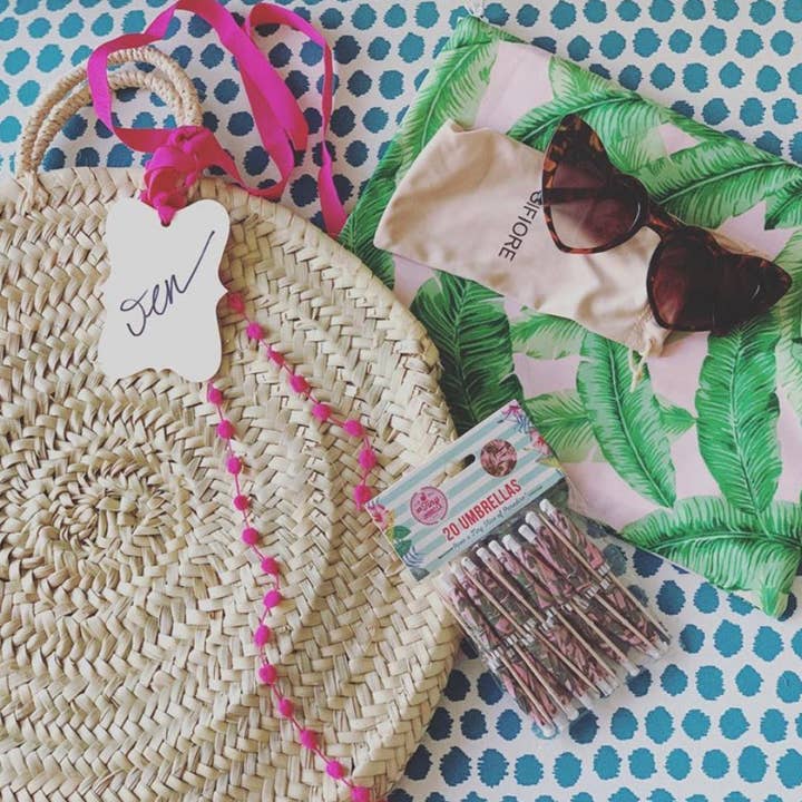 The Tiny Umbrella - Wholesale Cocktail Pick - Pink Palm Cocktail Umbrella2