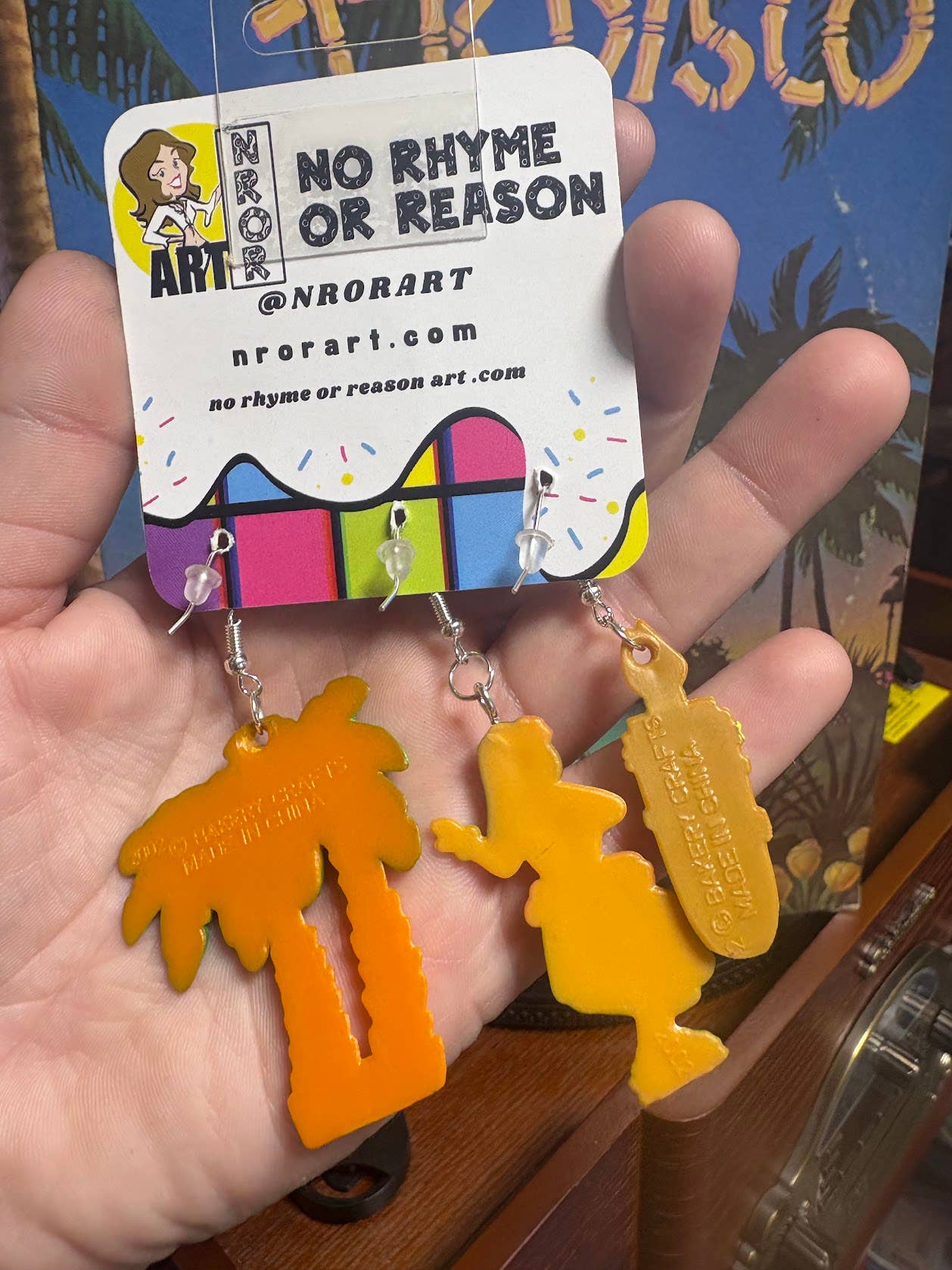 NO RHYME OR REASON ART - Venta al por mayor Pendientes colgantes - Pack de Pendientes Luau - Bailarina de Hula, Palma, Tiki - 20021