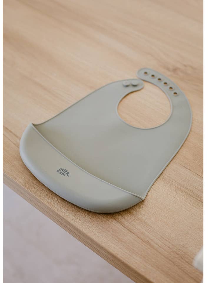 Babete de Silicone com Bolso Ajustável Eco SI002 por atacado de Amorim Gerações, LDA