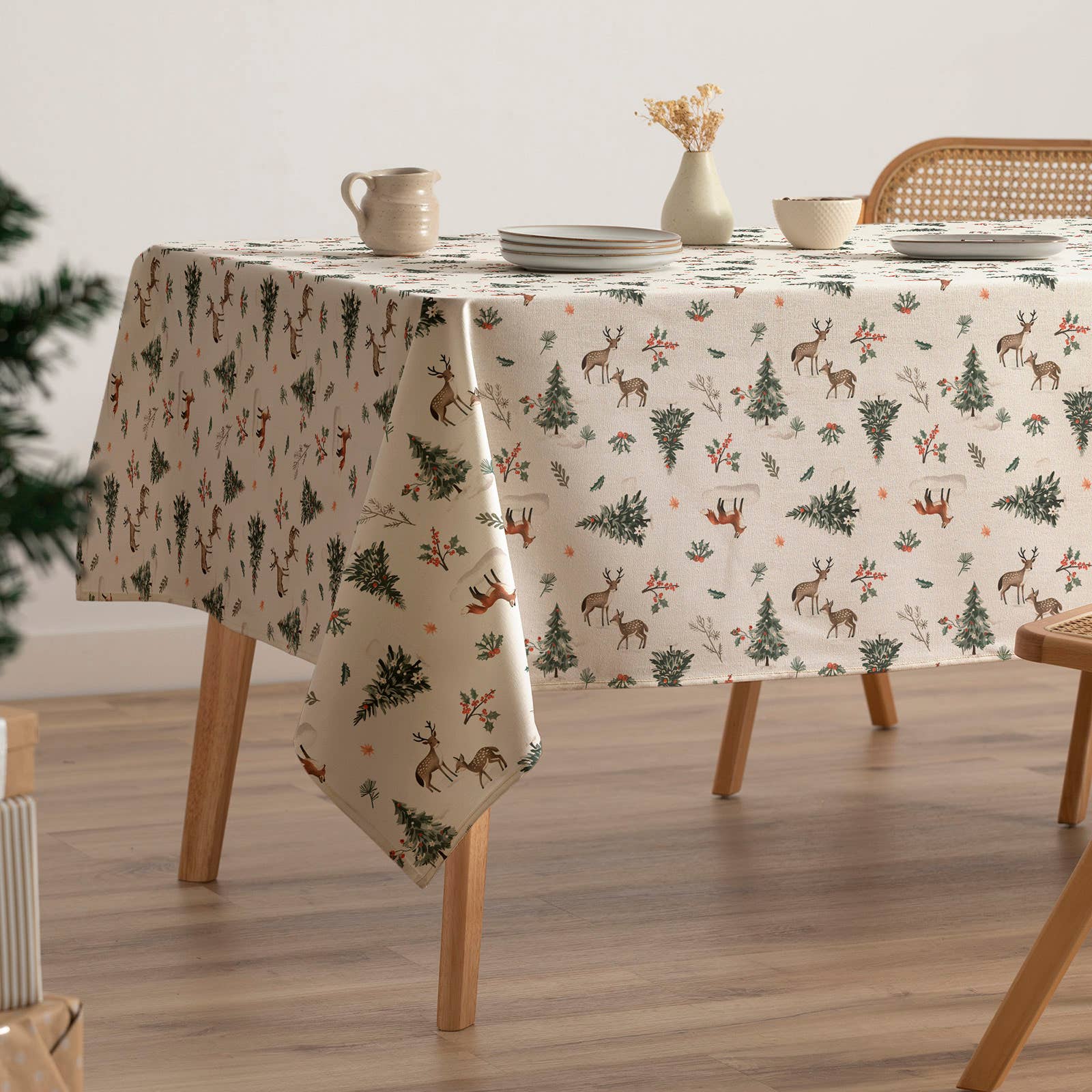 GAMUSI - Wholesale Tablecloth - SNOWPINE printed cotton Christmas tablecloth stain-resistant1