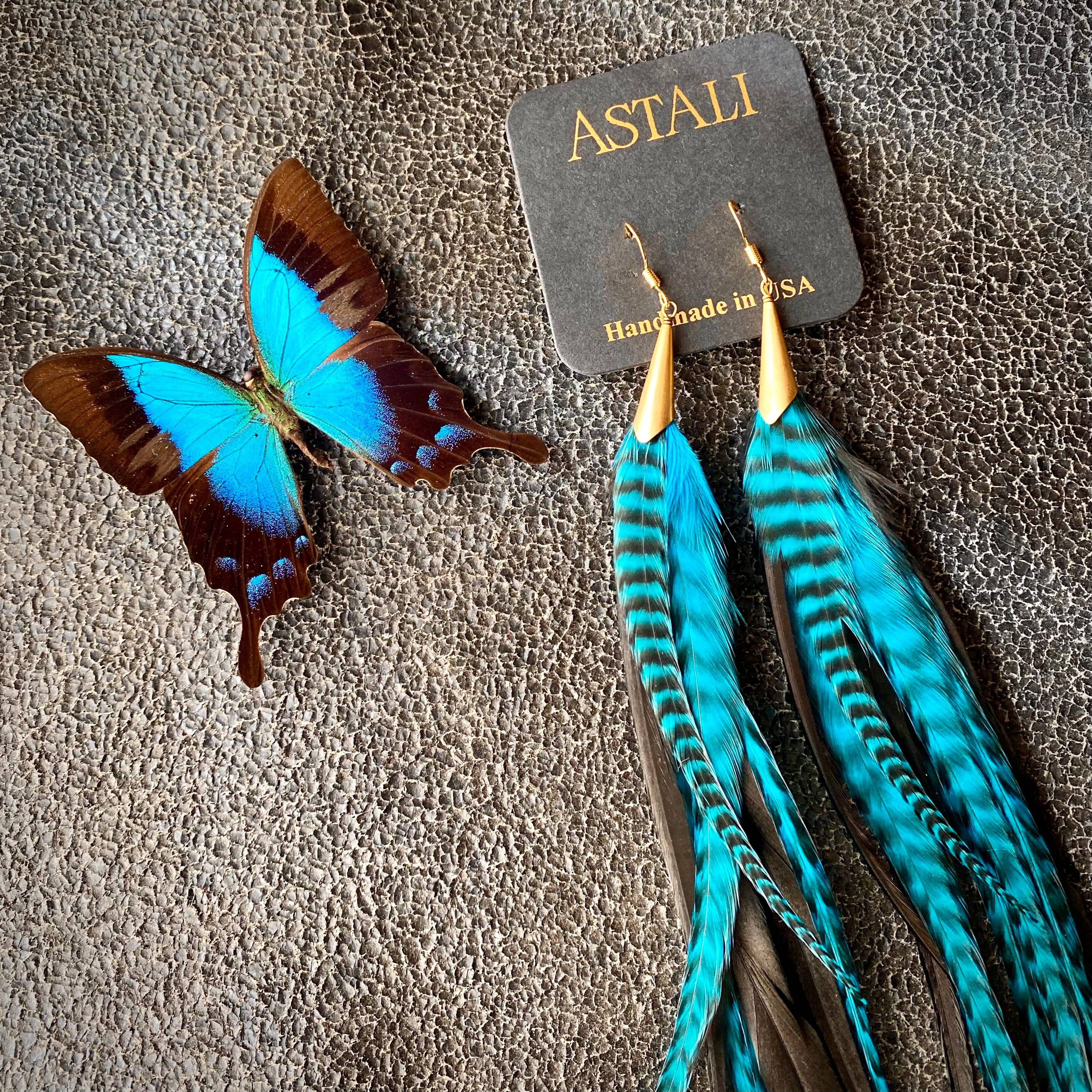ASTALI - Venta al por mayor Pendientes colgantes - Pendientes largos con forma de pluma y cono, color turquesa y negro y dorado7