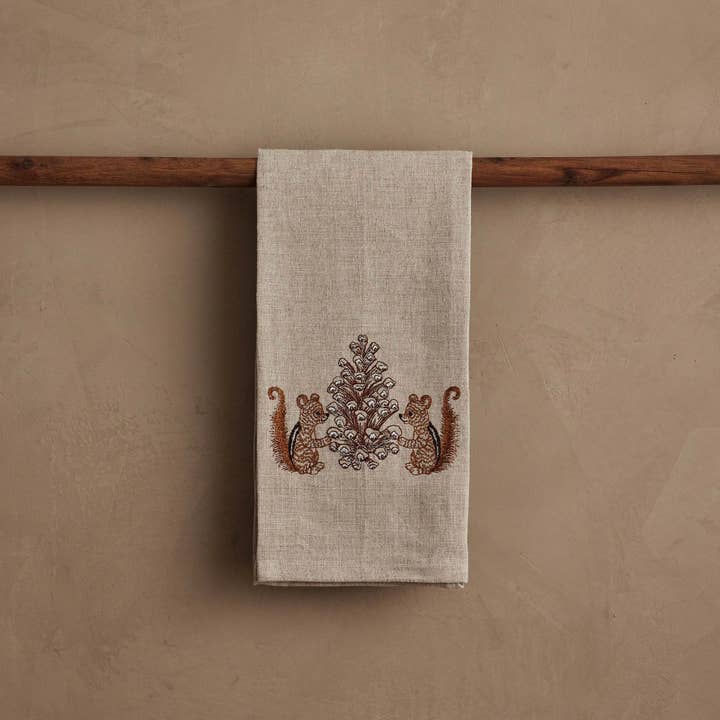 Coral & Tusk - Vente Torchons - Torchon Chipmunks avec pomme de pin0