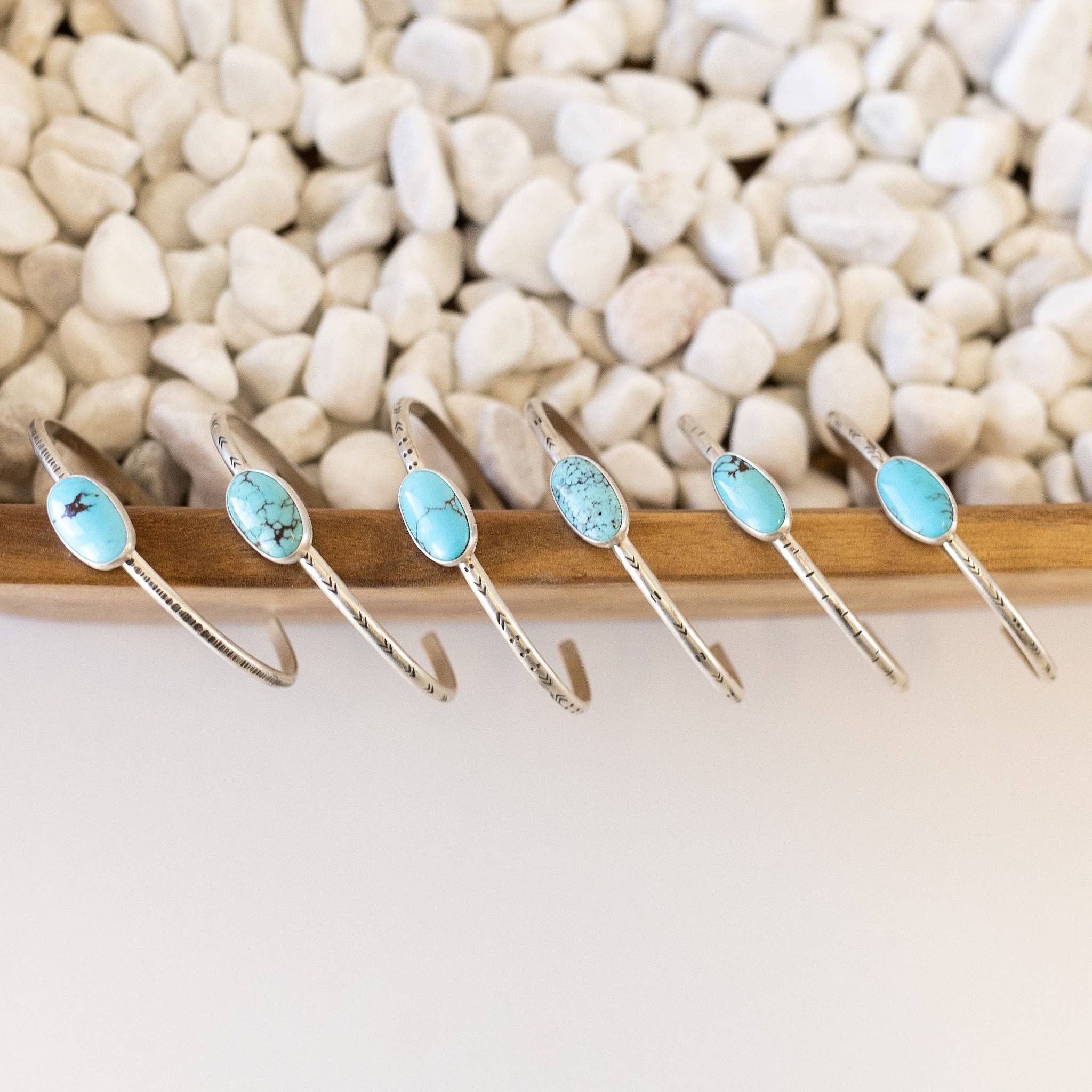 Indie Rae - Vente Bracelet manchette - Bracelets en turquoise égyptienne estampée4