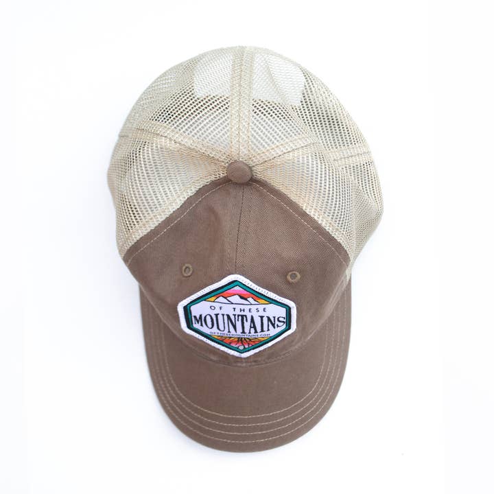 Of These Mountains I Hat I Mesh délavé à la saleté | Patch logo coloré pour la vente par Of These Mountains
