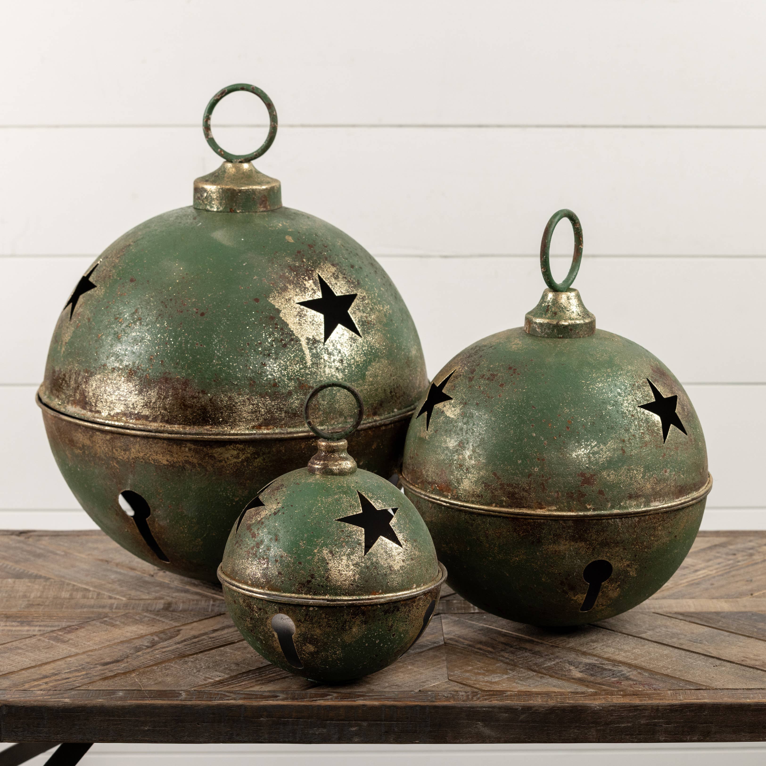 Ragon House - Wholesale Christmas Decoration - 12" GREEN STAR SLEIGH BELL2