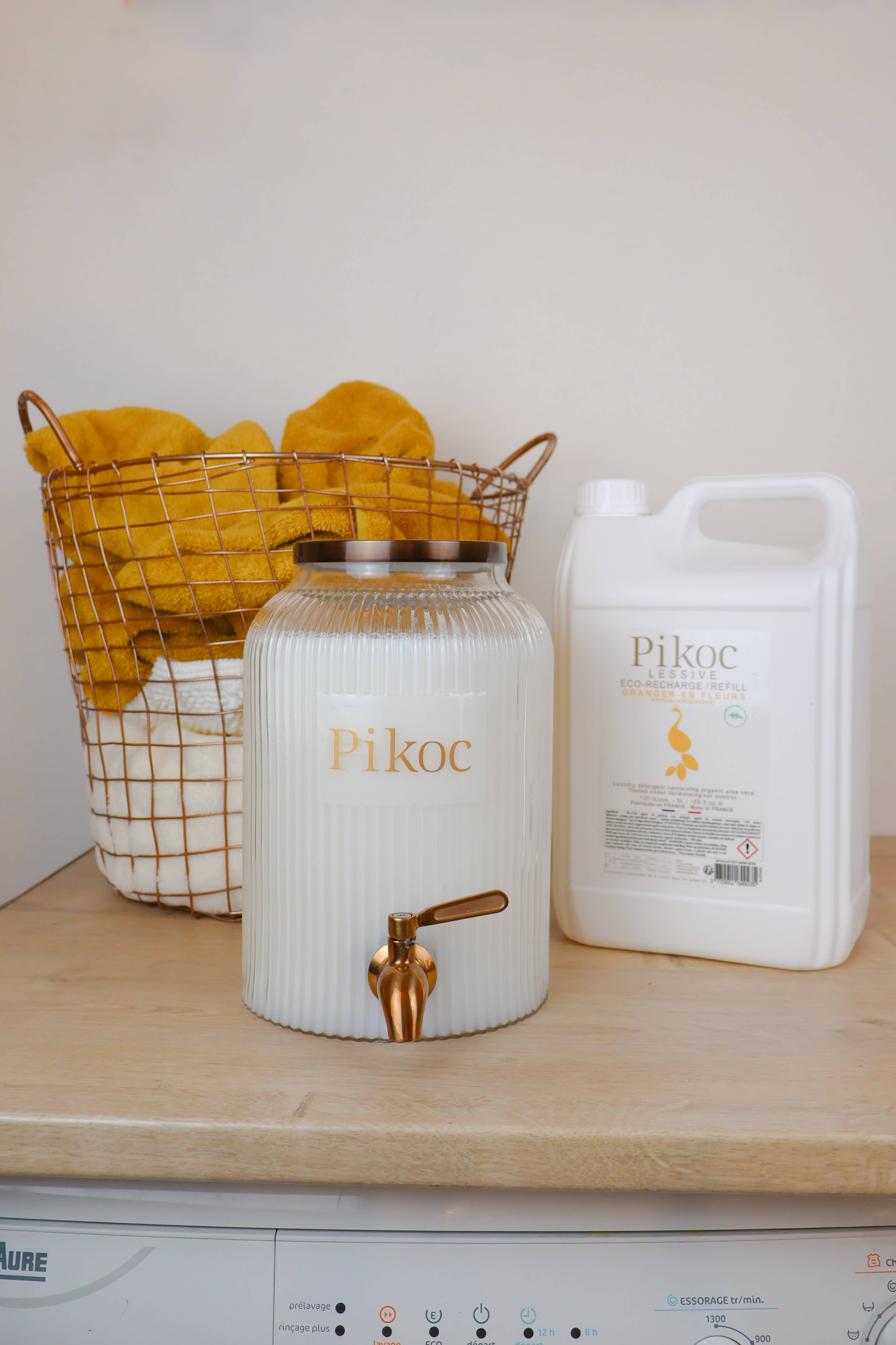 Pikoc - Wholesale Laundry Detergent Powder/Pods - Fontaine à lessive - PLV4
