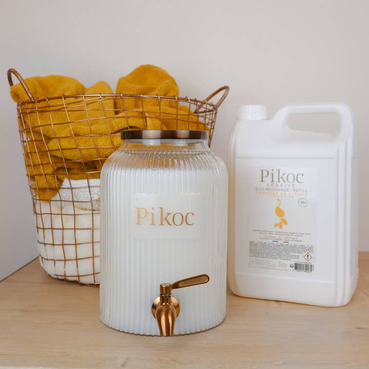 Pikoc - Wholesale Laundry Detergent Powder/Pods - Fontaine à lessive - PLV4