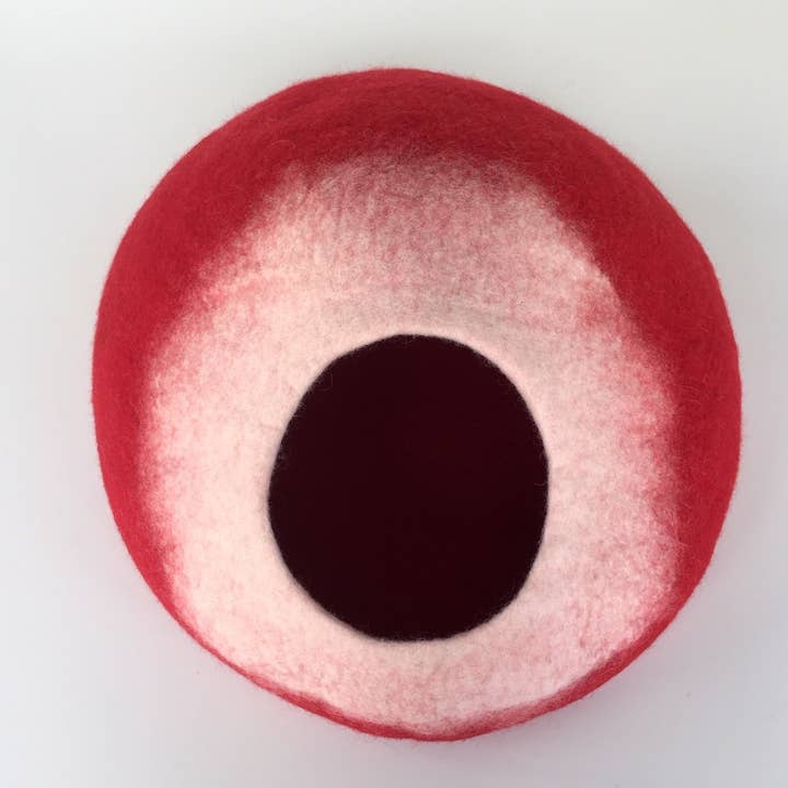 Tweekleurige vilten wollen coconmand voor katten of kleine honden voor wholesale door COCOON - Paris