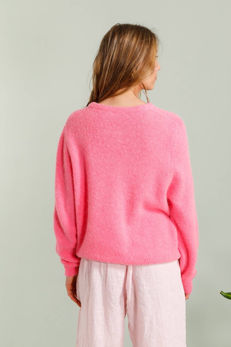 NAÏS PARIS - Wholesale Cardigan - Women's - SUPER FINE ALPACA SHORT BUTTON CREW NECK CARDIGAN11