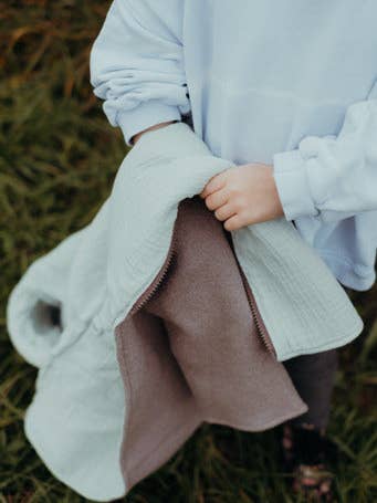 Giacca da trekking tortora «Mint» pronta per la spedizione immediata - Milli Wonka per la vendita all'ingrosso da parte di Milli Wonka