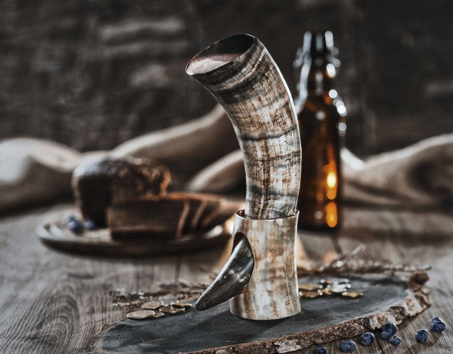 Norse Tradesman – wholesale Dricksglas och koppar – Vikingasdrickshorn med stativ9