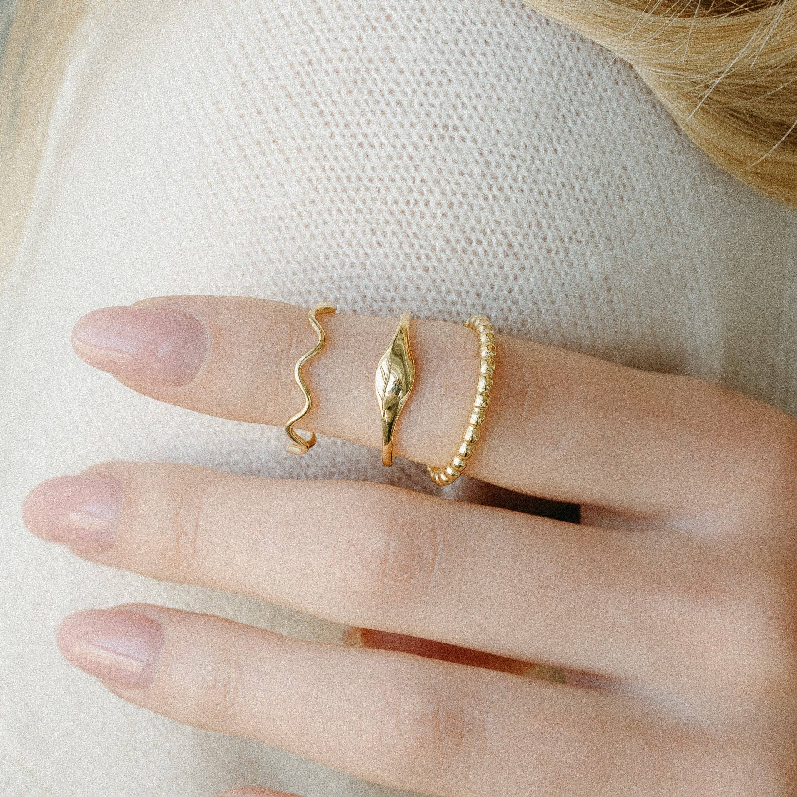 PETITE GOLD - Wholesale Band/gestapelde ring - Daisy ring1