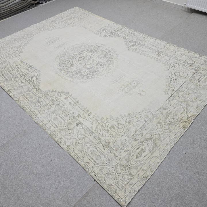 7x10 Oushak Tæppe Neutral Beige | Vintage Tyrkisk Uldtæppe Medallion | Cremefarvet Stuetæppe for engroshandel hos MesopotamiaRugs