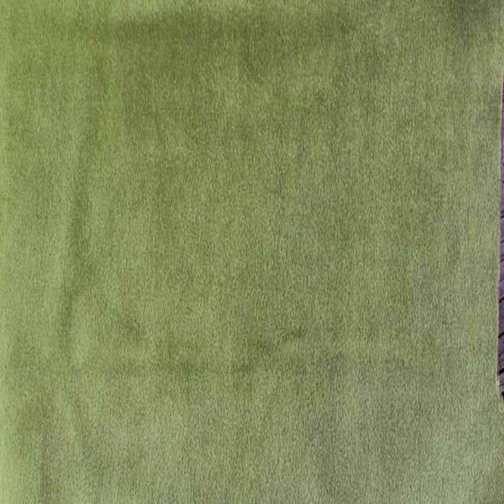 Nappe en velours brillant olive – Linge de maison et de mariage sur mesure pour la vente par The Tablecloth Store