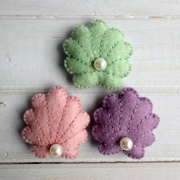 Coquilles de sirène en feutre - Lot de trois pour la vente par Sewing Seeds Play