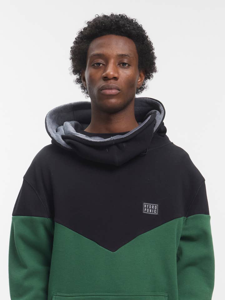 DH Plow 02 - Black/Dark Green for wholesale by Hydroponic