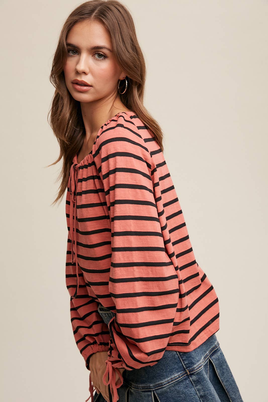 Koraal Gestreepte Blouse met Striksluiting en Boho Stijl LT0936 voor groothandel op Faire5