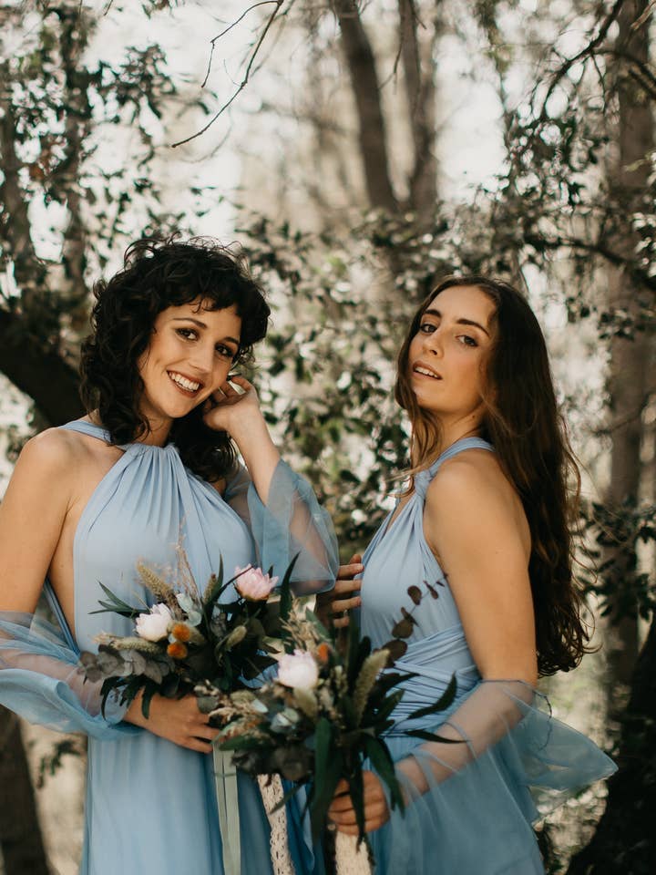 Robe longue bleu clair multi-positions pour la vente par CEYLAN BCN