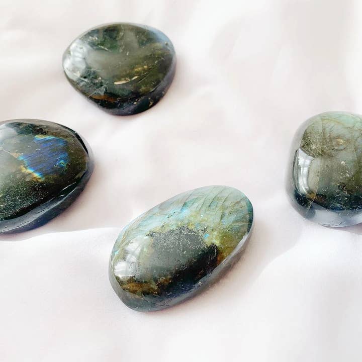 Labradorite for wholesale by CRISTALLI E STELLE