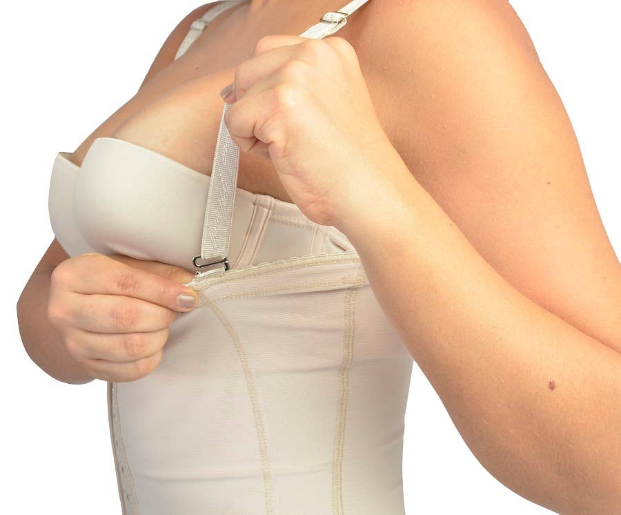 Anna Marye - Vente Sous-vêtements sculptants – femme - Gaine Lipo sans bretelles - 4 crochets - entrejambe ouvert2