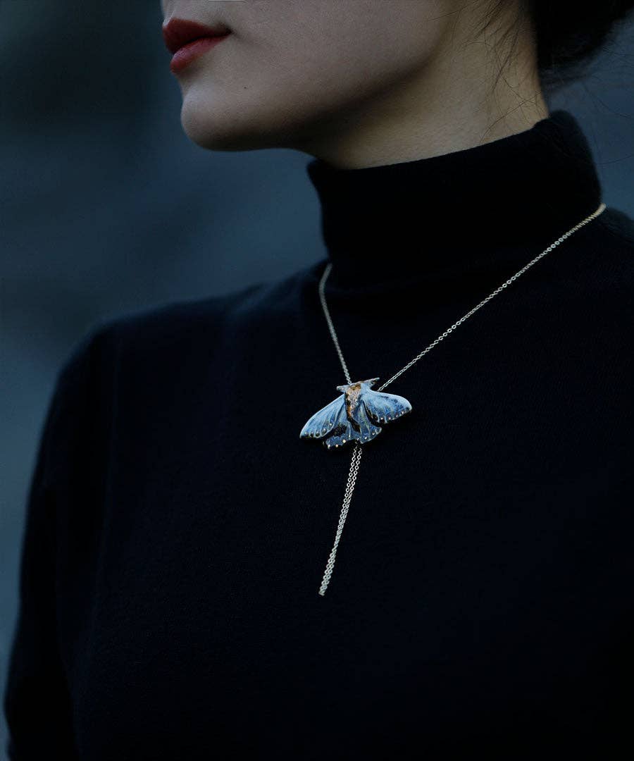 Vermilion Collection – wholesale Pendant/charm necklace – YIHE Ceramic Accessories "Blue Tiger Moth"0