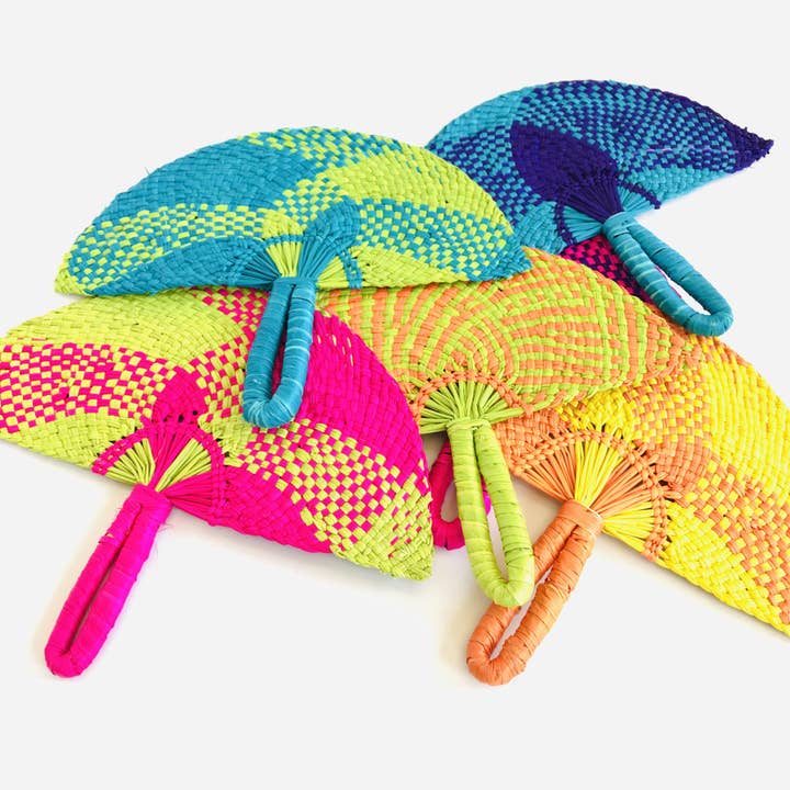 Iraca Hand-Woven Aire Fan - Mini for wholesale by Belart Fair Trade