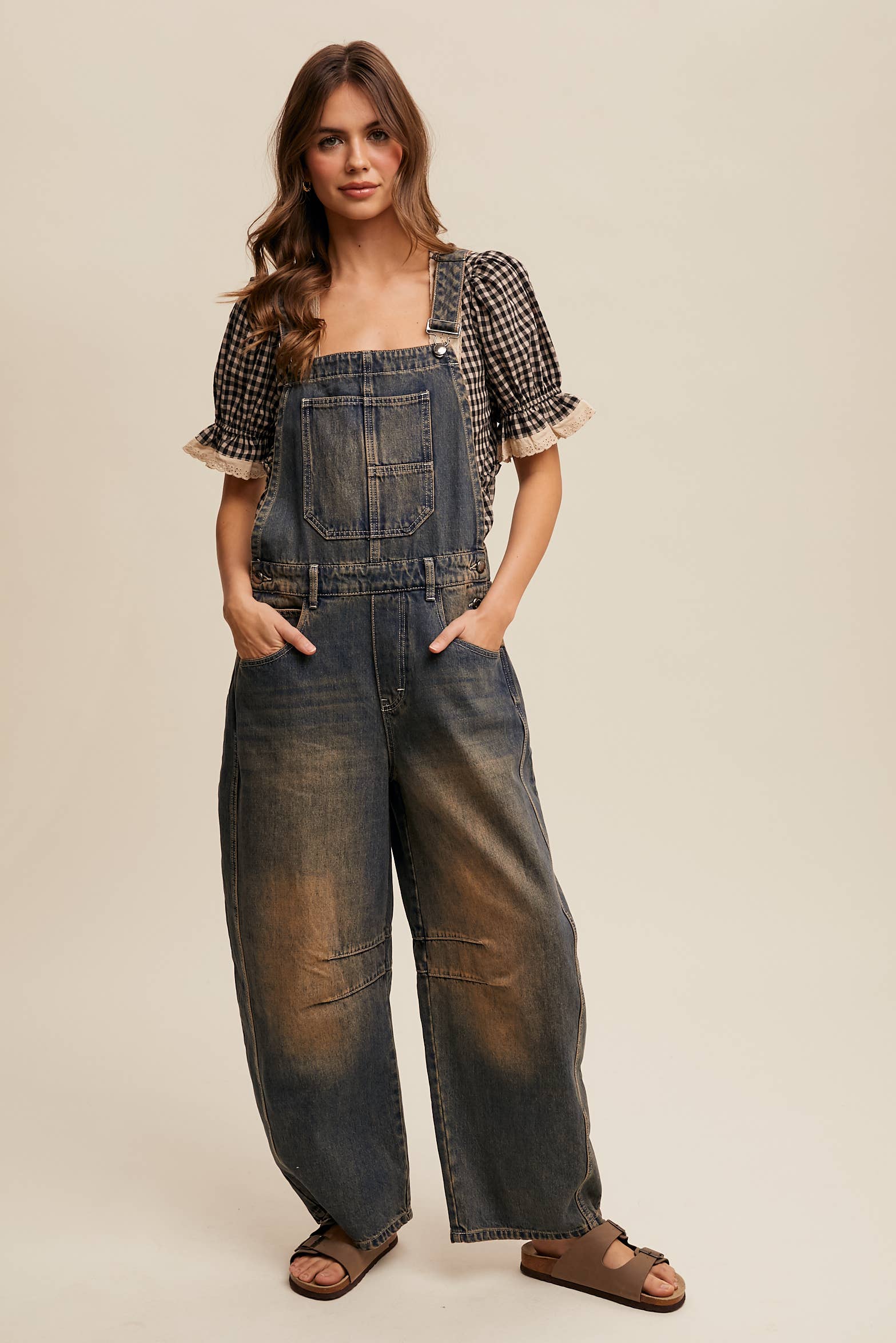 Listicle – Großhandel Overall – Damen – Barrel Jean Latzhose aus Denim mit weitem Bein13
