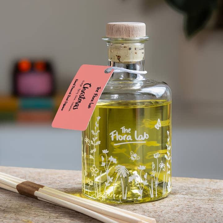 The Flora Lab | Hand Poured Natural-Wax Candles - Wholesale Reed Diffuser - Christmas Room Diffuser | Orange. Cinnamon. Clove