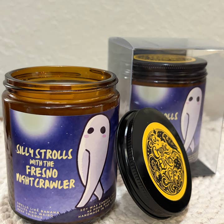 Bougie Coulée à la Main Parfumée à la Banane du Cryptide Fresno Nightcrawler pour la vente par Cryptic Paper Co.